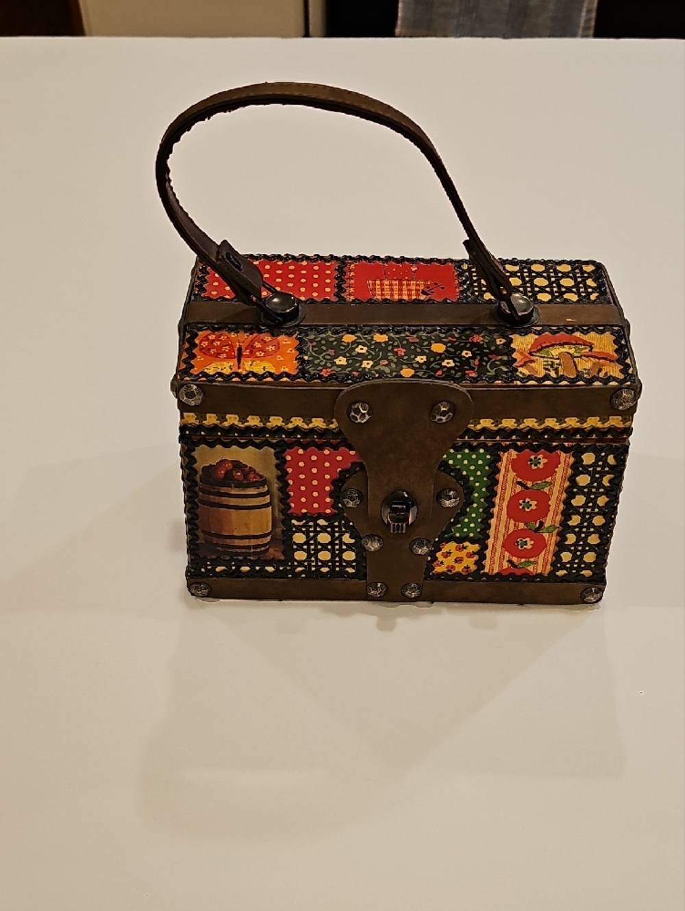 Vintage Mini Patchwork Decoupage Wooden Handbag Purse in Multicolor 8.5x4.75x5 - Picture 7 of 8